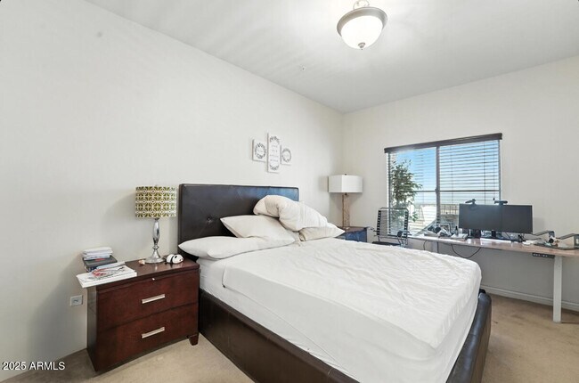 Building Photo - 5350 E Deer Valley Dr