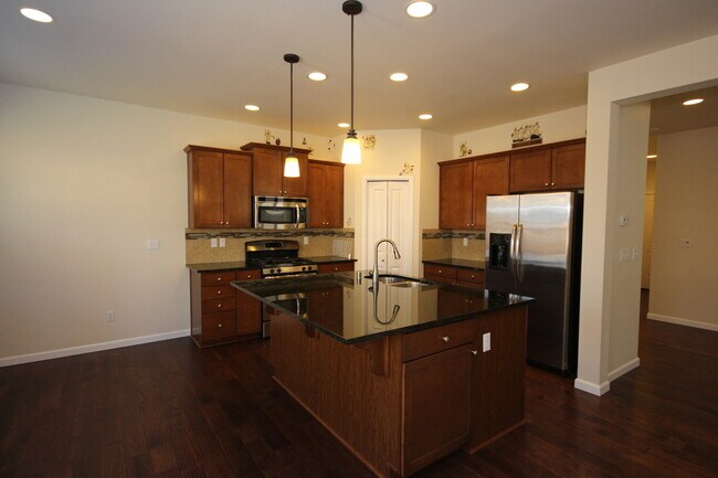 Building Photo - Beautiful Family Home with Bonus Room, Storage & Fenced Yard
