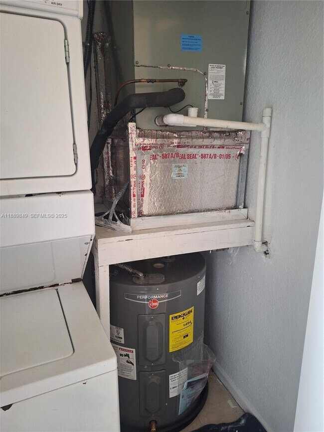 Building Photo - 6621 Winfield Blvd