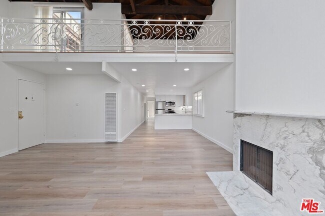 Building Photo - 122 Buccaneer St