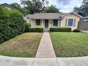 Building Photo - 315 W Ridgewood Ct