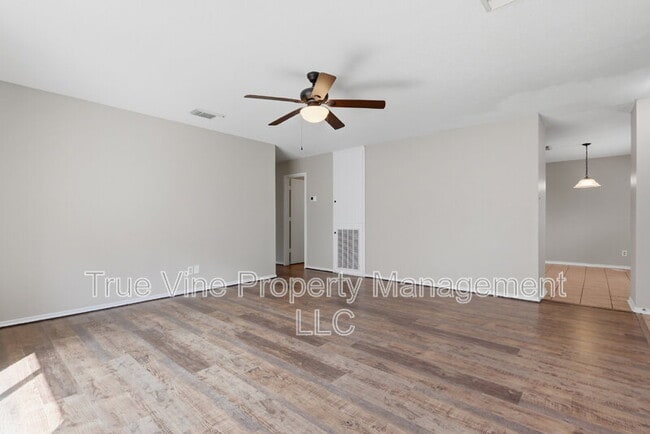 Building Photo - 6810 Saharastone Dr
