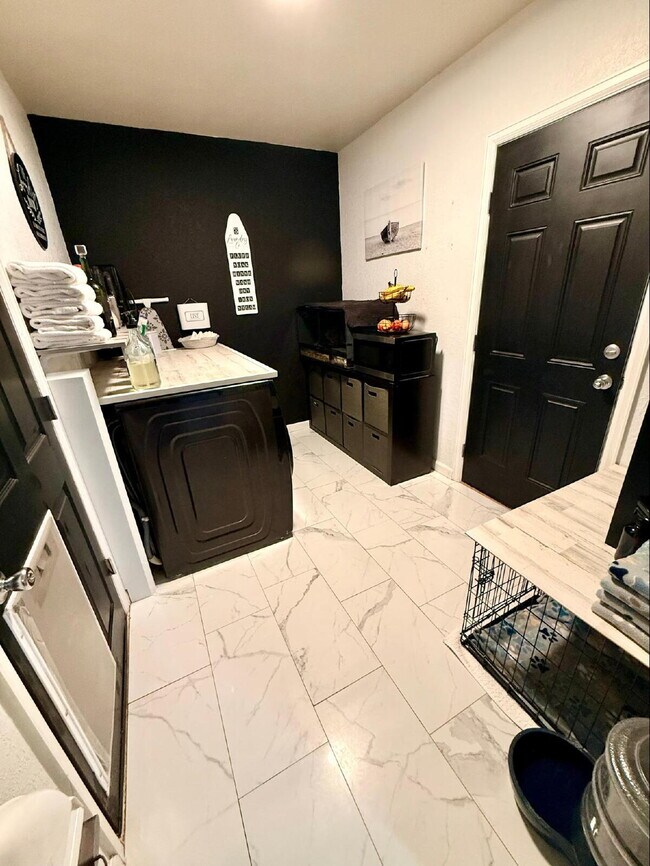 Building Photo - Gorgeously Updated Pueblo Home