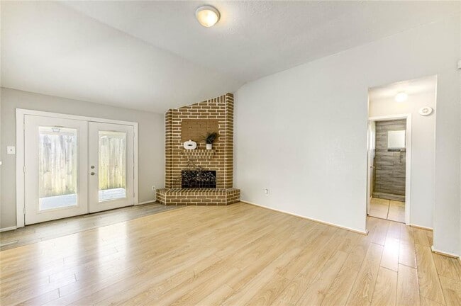 Building Photo - 5207 Beaverhill Dr