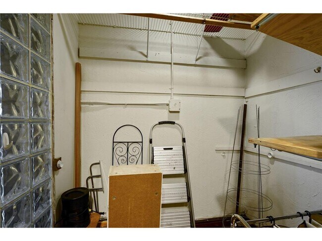 Building Photo - 11 S 12th St