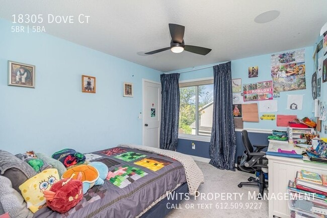 Building Photo - 18305 Dove Ct