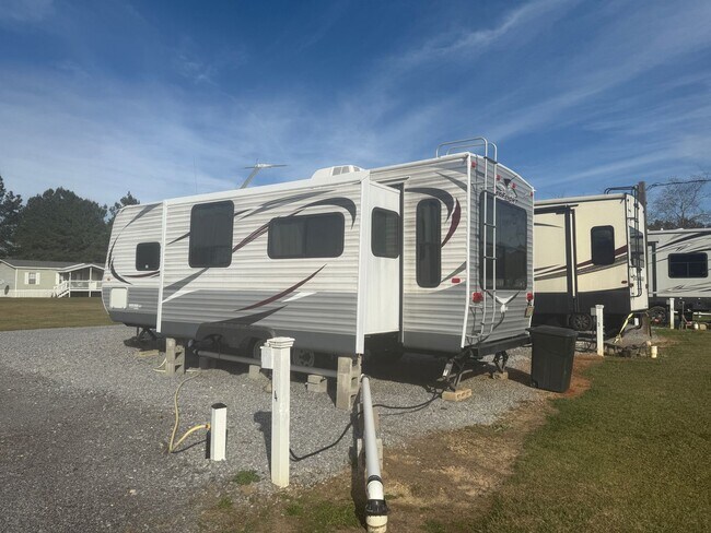 Building Photo - Elizabeth's RV Park