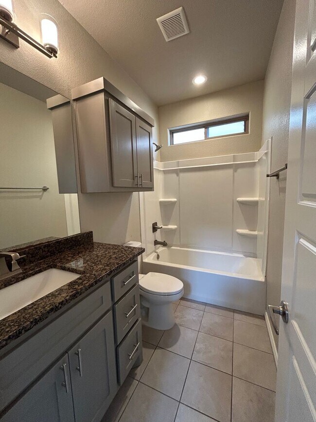 Building Photo - Beautiful on Boise Drive!