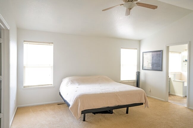 Building Photo - 4471 Mt Princeton St