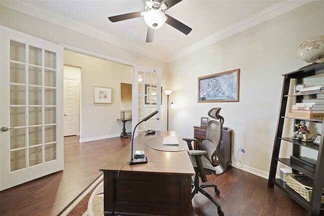 Building Photo - 9510 Spring Rose Dr