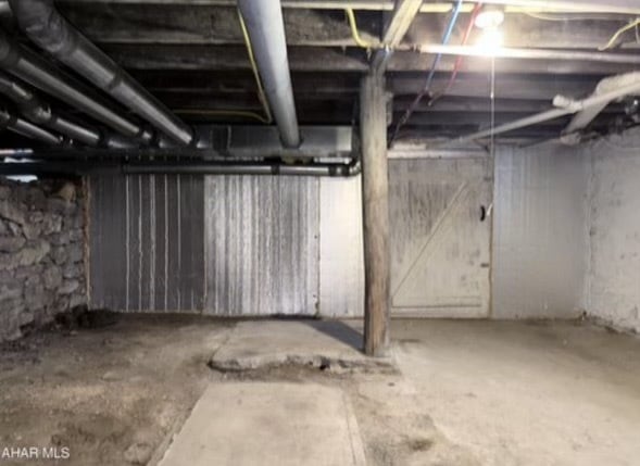 Building Photo - 5360 E Pleasant Valley Blvd