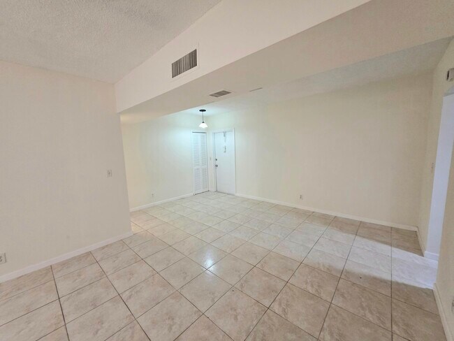 Building Photo - 683 NW 13th St