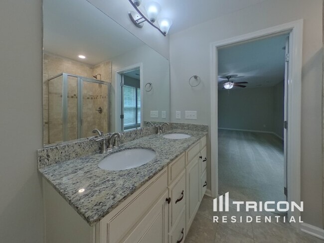 Building Photo - 20 Cane Hill Dr