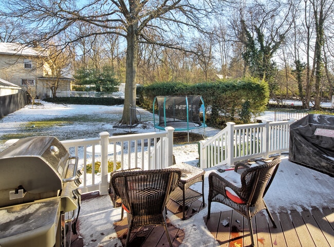 Building Photo - 288 County Rd