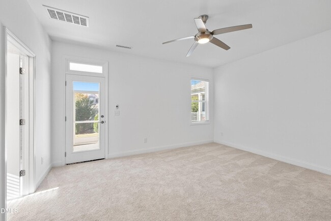 Building Photo - 115 Swain St