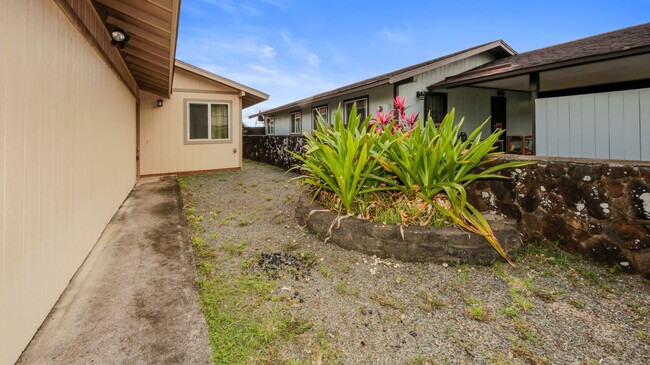 Building Photo - Mililani - 4bdrm/2bath with attached garag...