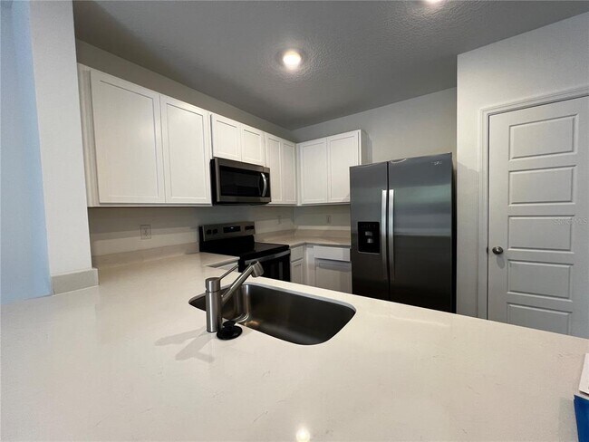 Building Photo - 2959 Canary Ave