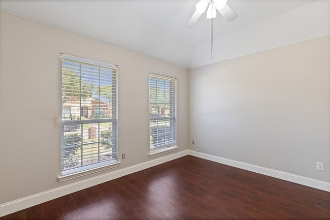 Building Photo - 8002 Wilmington Dr