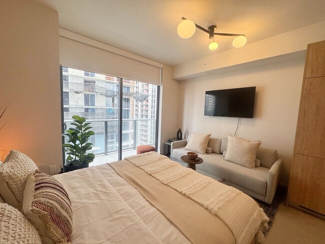 Building Photo - 11 NE 6th St