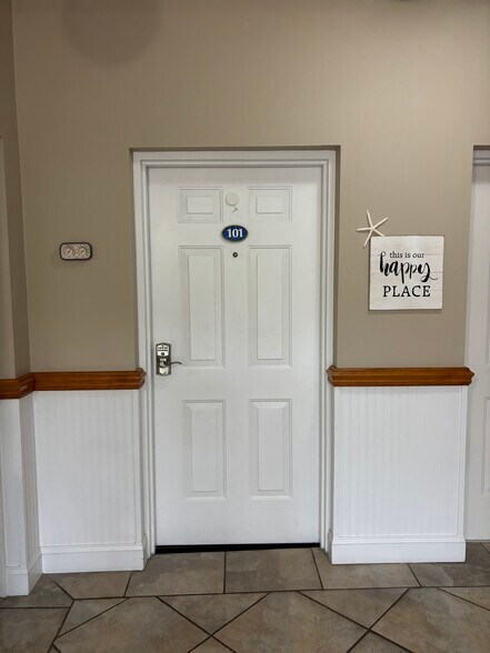 Building Photo - 13242 Lake Shore Dr