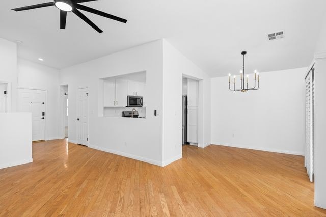 Building Photo - 1607 Halliana Ct