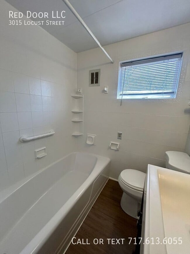 Building Photo - 3015 Locust St