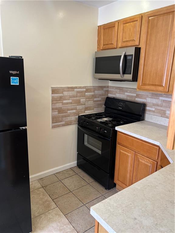 Building Photo - 773 Drew St