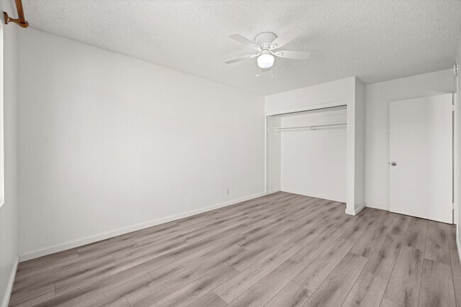 Building Photo - 6685 Sabado Tarde Rd