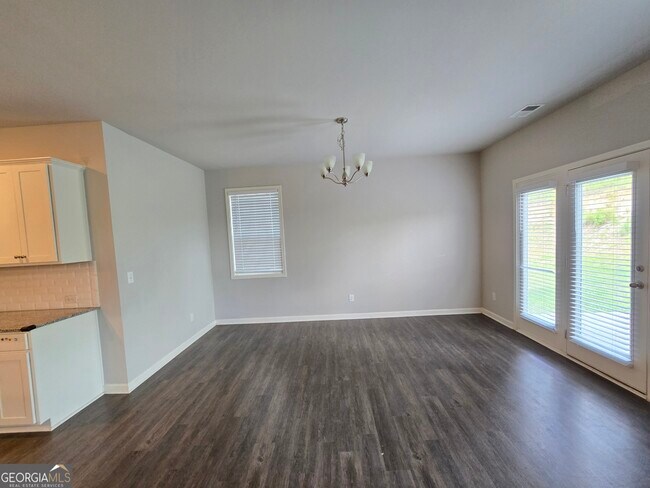 Building Photo - 121 Valimar Dr