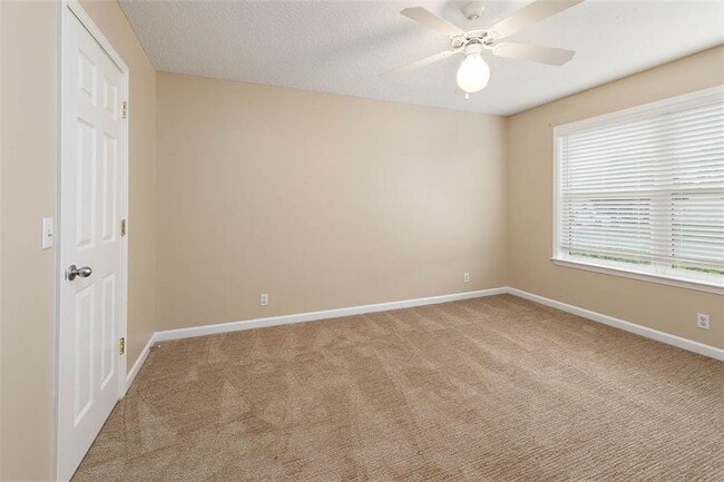 Building Photo - 220 Promise Ln