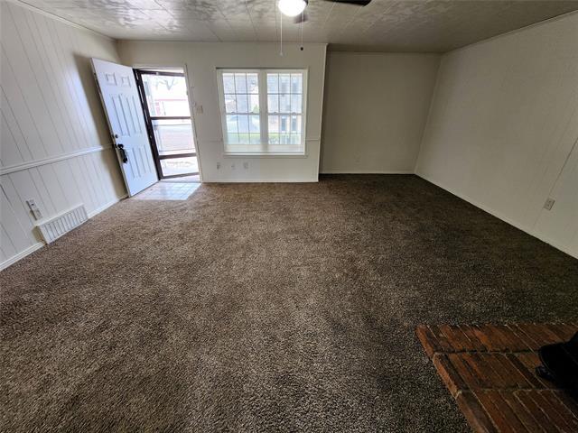 Building Photo - 14732 Oakwood Ln