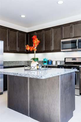 Building Photo - 4959 Camarillo Ln