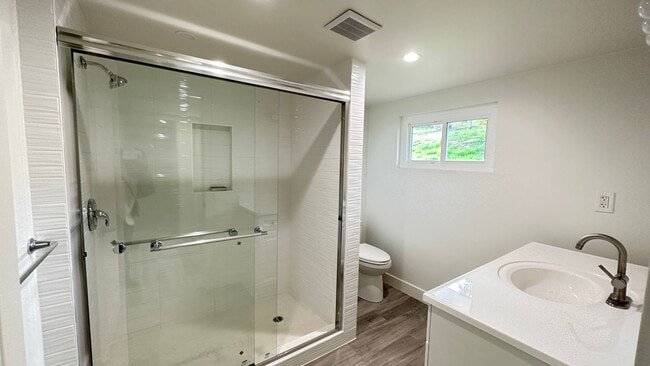Building Photo - Remodeled 3 bd in Vista with large garage