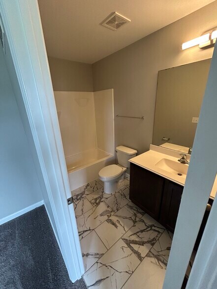 Building Photo - 281 Autumn Oaks Dr