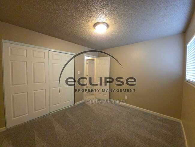 Building Photo - 502 Bell Ct