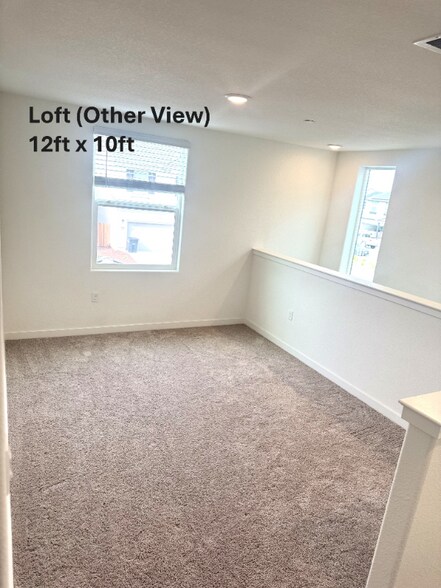 Building Photo - 1379 Leonhardt Lp