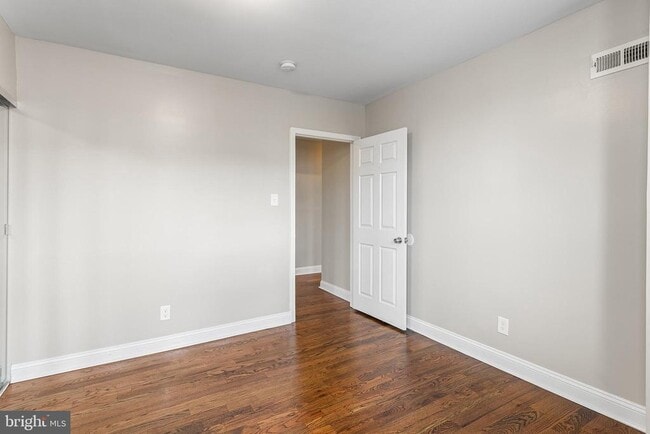 Building Photo - 518 S 56th St