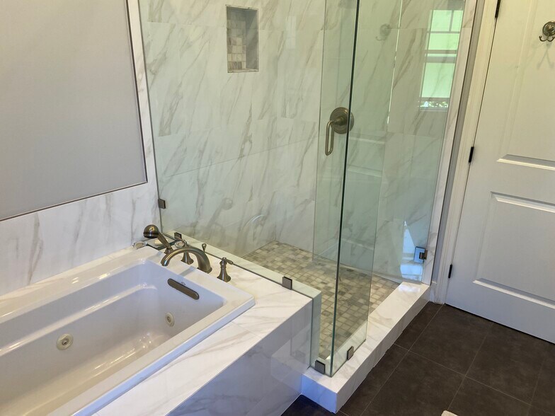 Building Photo - 4470 Stansbury Ave