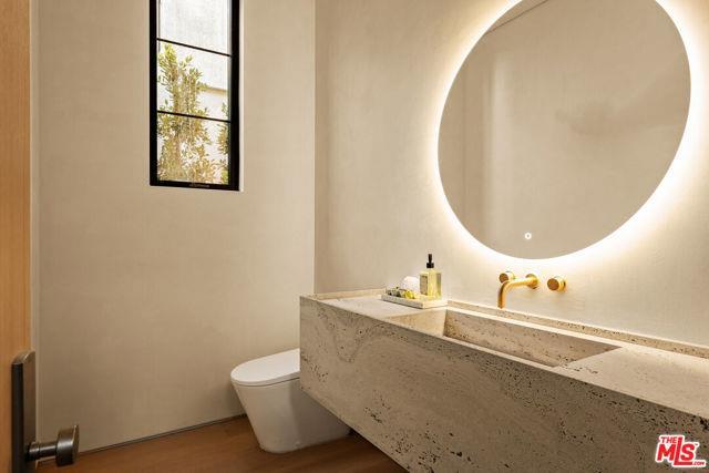 Building Photo - 4724 Lemona Ave