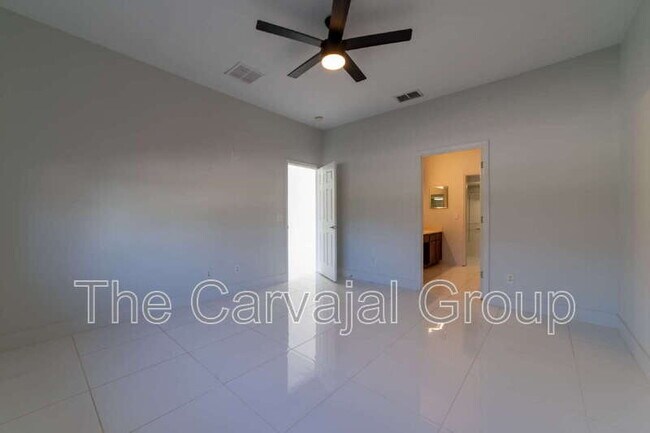 Building Photo - 10224 Vickers Ridge Dr