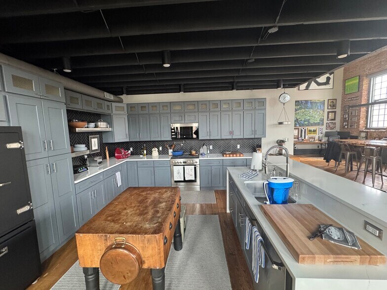 Kitchen - 5 S Market St