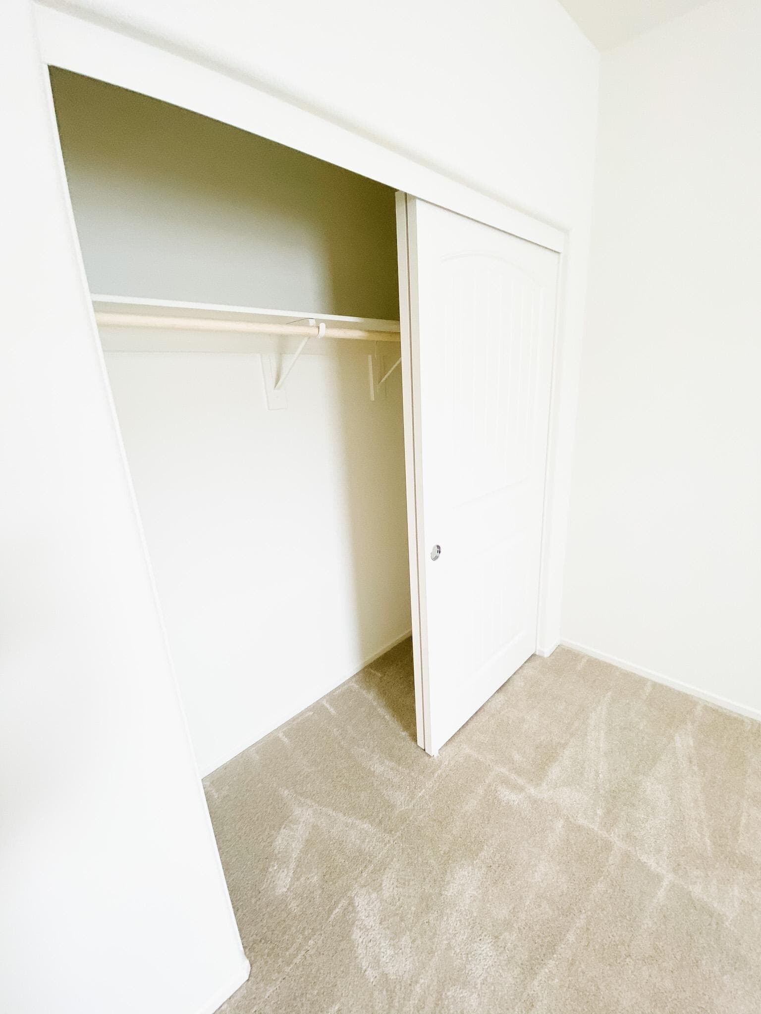 Building Photo - 30436 Town Square Dr