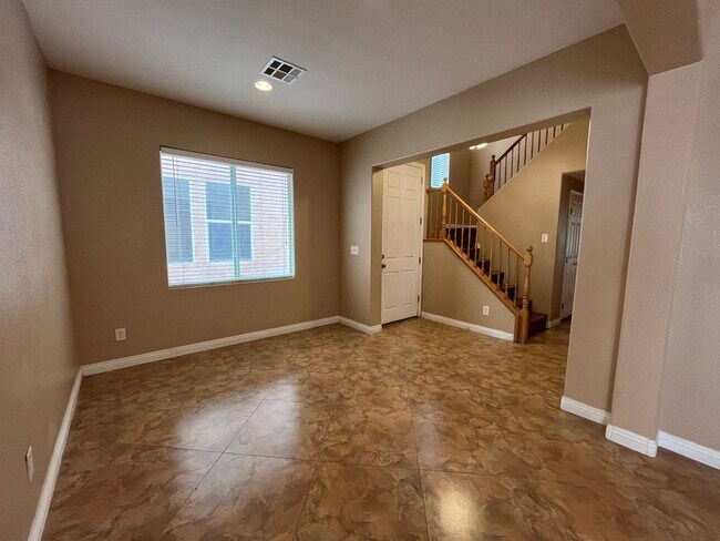 Building Photo - 8988 Winchester Ridge St