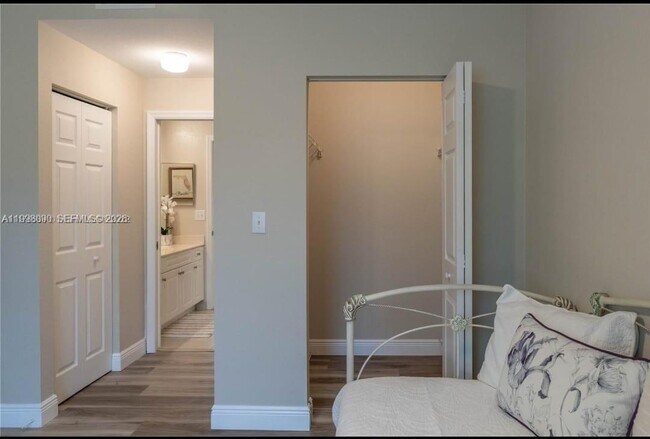 Building Photo - 2916 Tuscany Ct