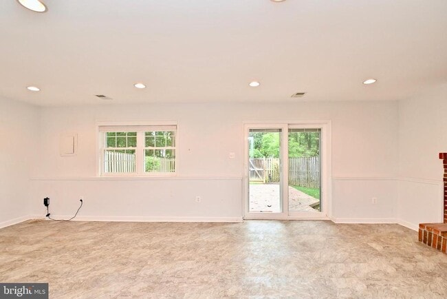Building Photo - 10048 Wood Sorrels Ln