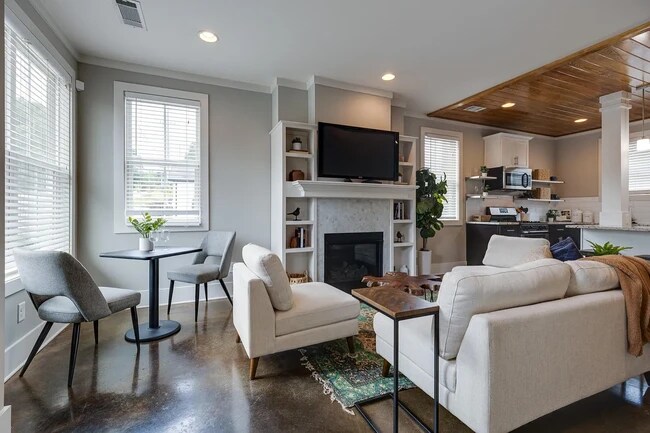 Building Photo - 2032 Herman St