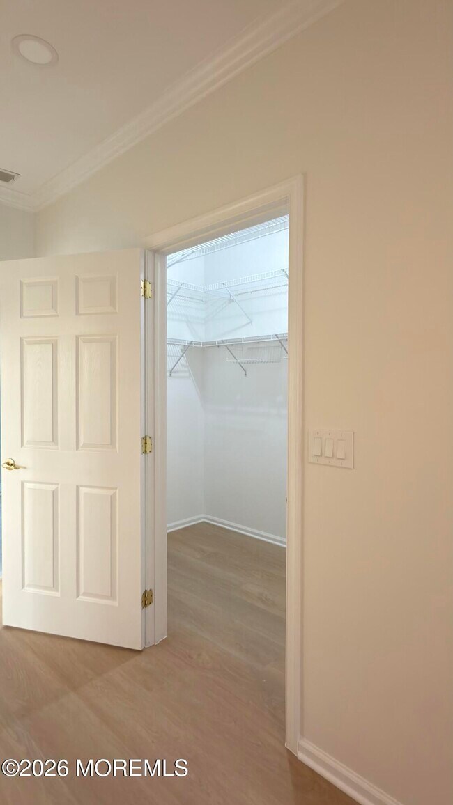 Building Photo - 674 St Andrews Pl