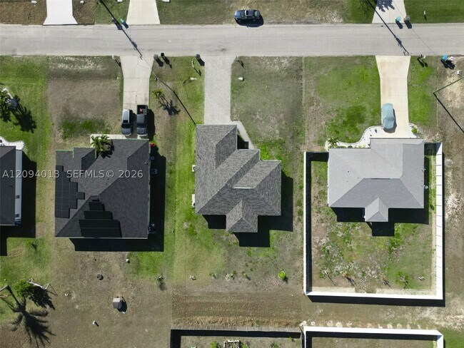 Building Photo - 2507 NW 8th Pl