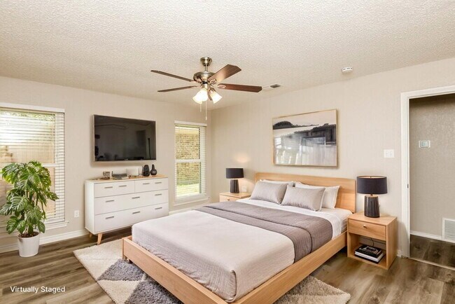 Building Photo - 1913 Green Willow Dr