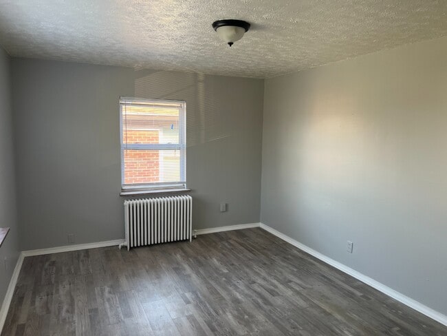 Building Photo - Spacious, Newly Updated 1-Bed Near UC & Downtown — Off-Street Parking, Radiant Heat